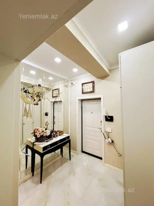 Satılır 2 otaqlı yeni tikili 61 m²