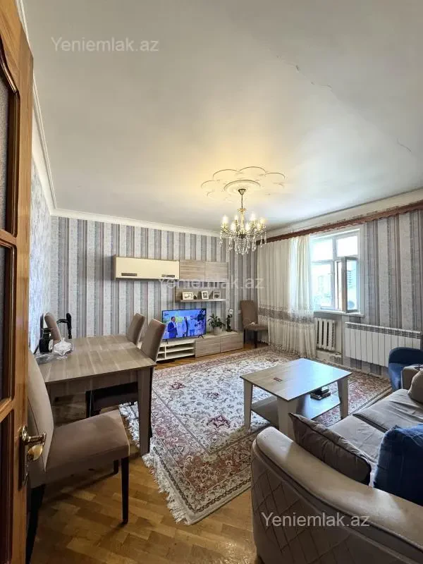 Satılır 3 otaqlı köhnə tikili 85 m²