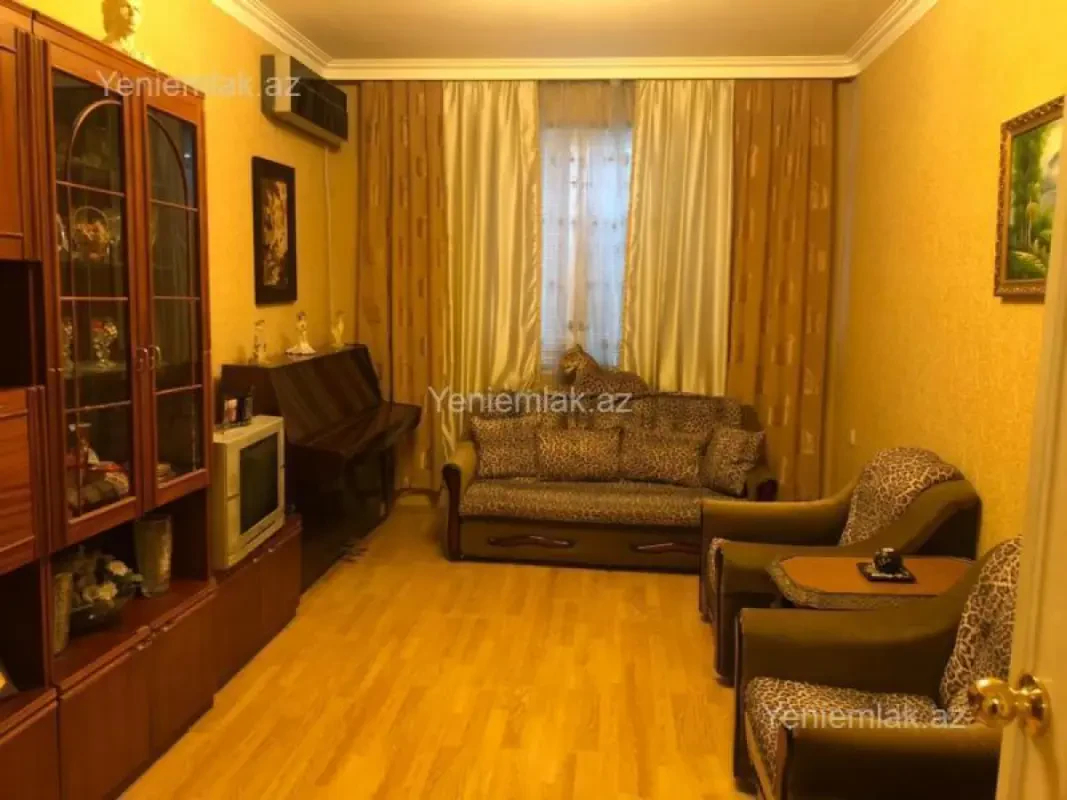 Satılır 3 otaqlı köhnə tikili 70 m²
