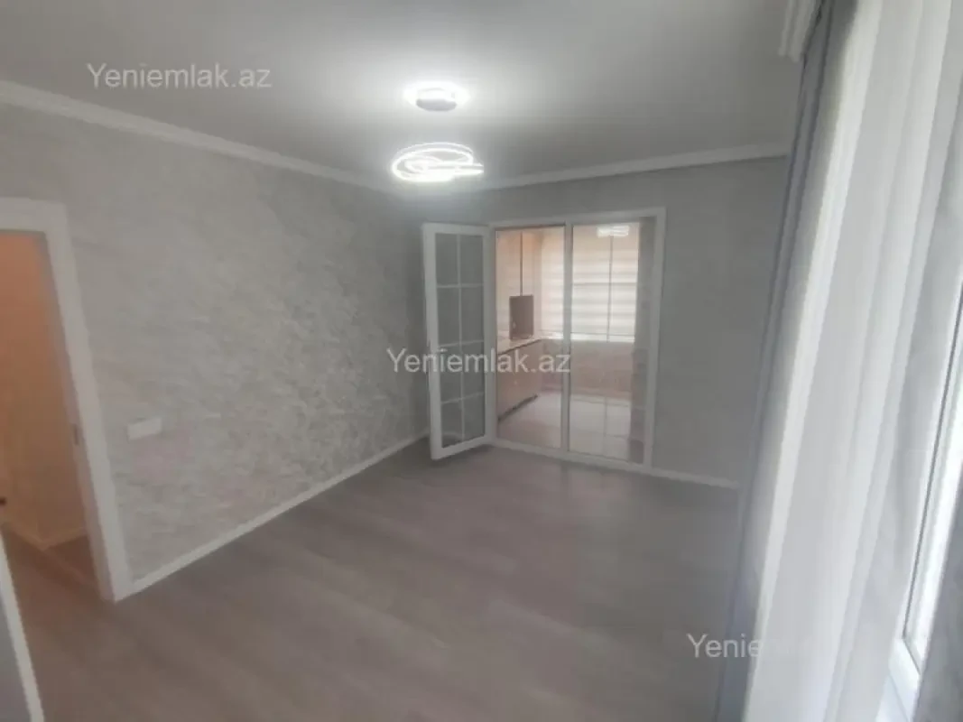 Satılır 1 otaqlı köhnə tikili 35 m²