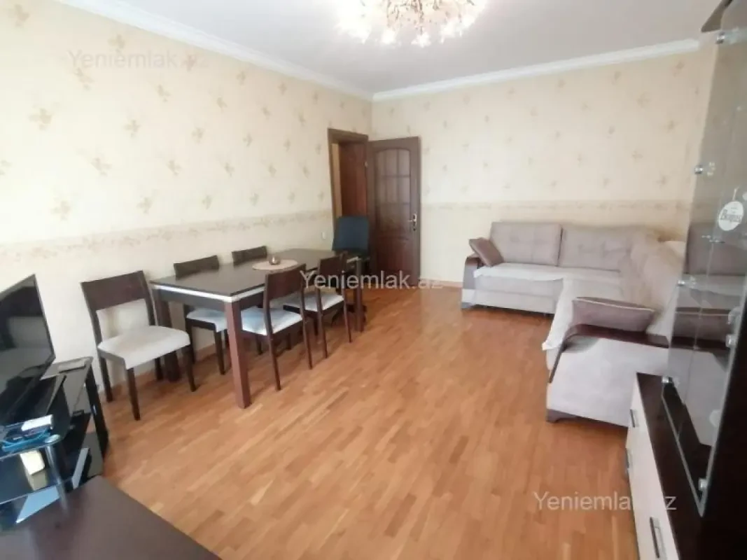 Satılır 3 otaqlı köhnə tikili 100 m²