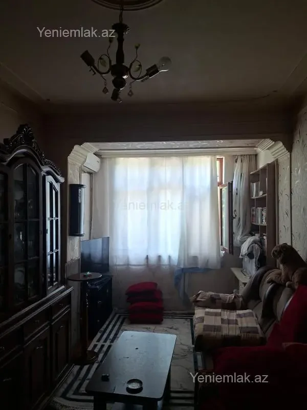 Satılır 1 otaqlı köhnə tikili 25 m²