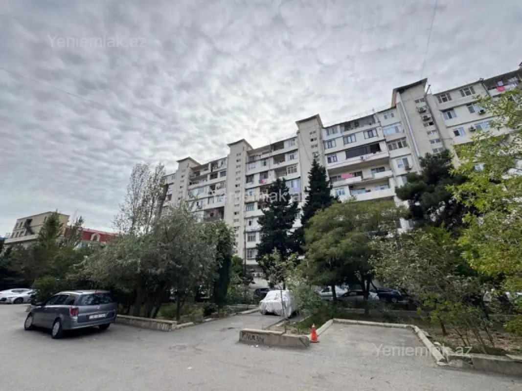 Satılır 3 otaqlı köhnə tikili 90 m²