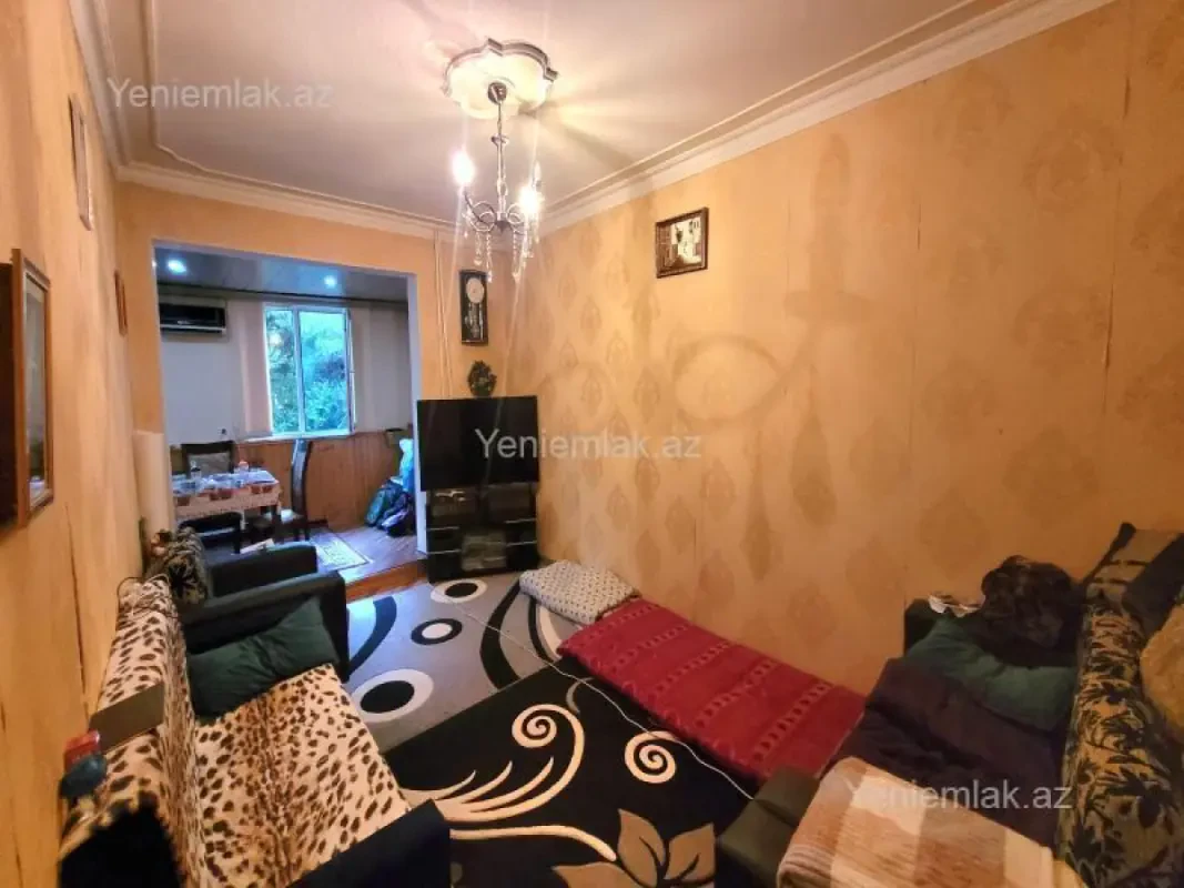 Satılır 2 otaqlı köhnə tikili 70 m²