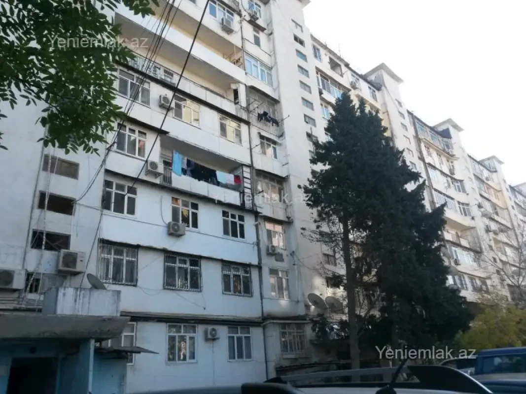 Satılır 5 otaqlı köhnə tikili 130 m²