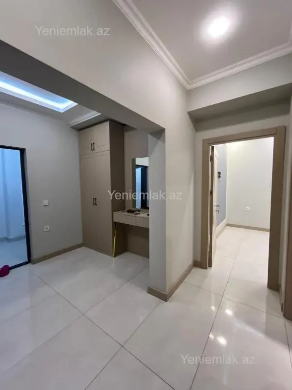 Satılır 2 otaqlı yeni tikili 60 m²