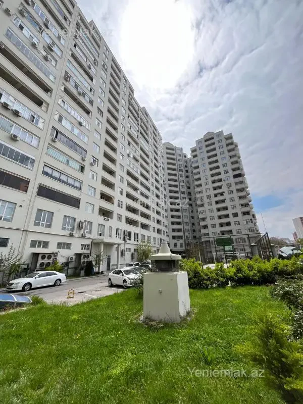 Satılır 3 otaqlı yeni tikili 200 m²