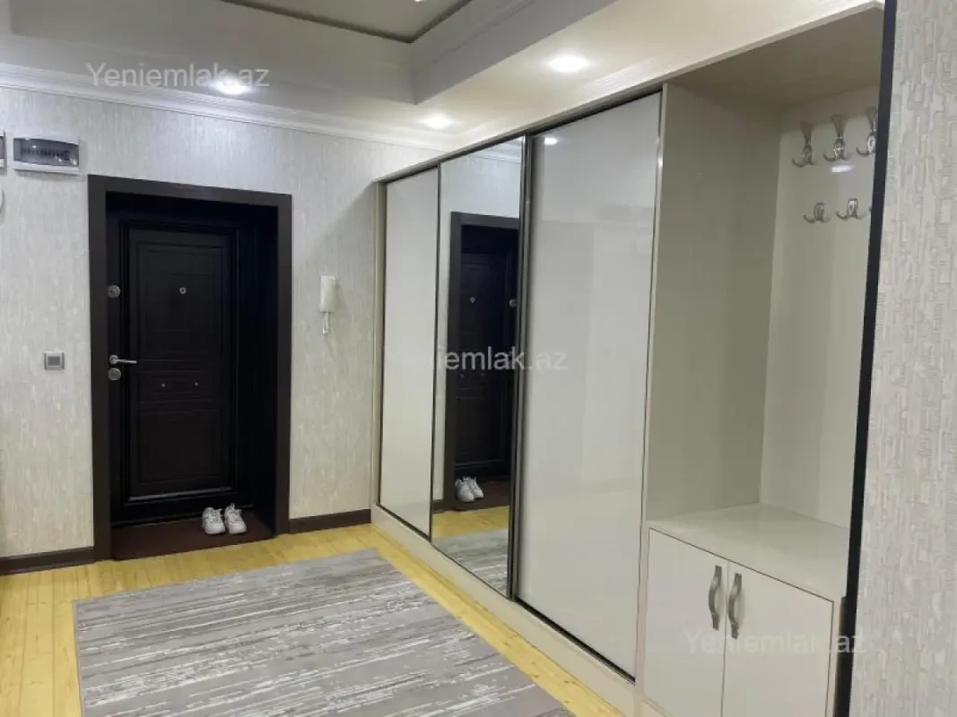 Satılır 4 otaqlı yeni tikili 140 m²