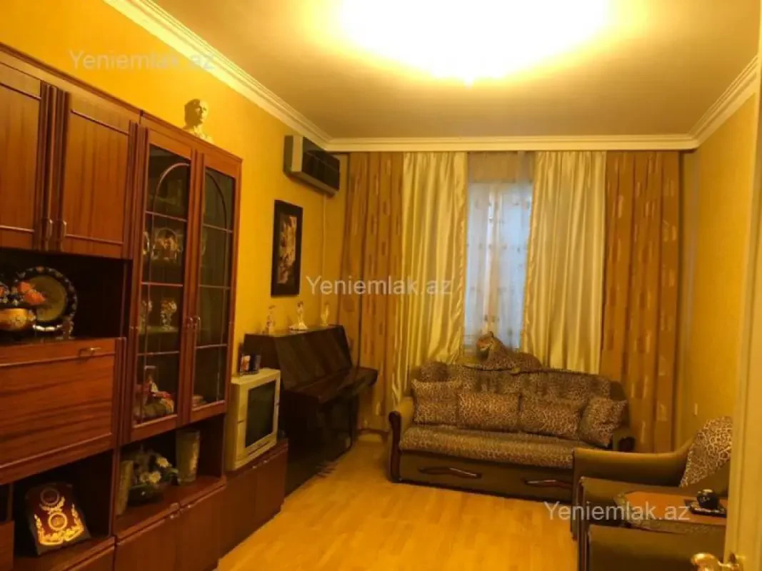 Satılır 3 otaqlı köhnə tikili 70 m²