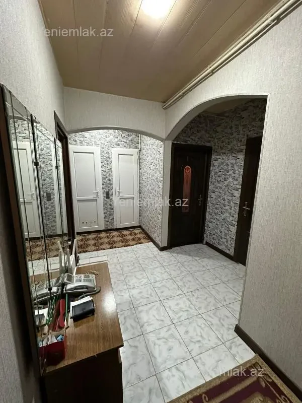 Satılır 3 otaqlı köhnə tikili 80 m²