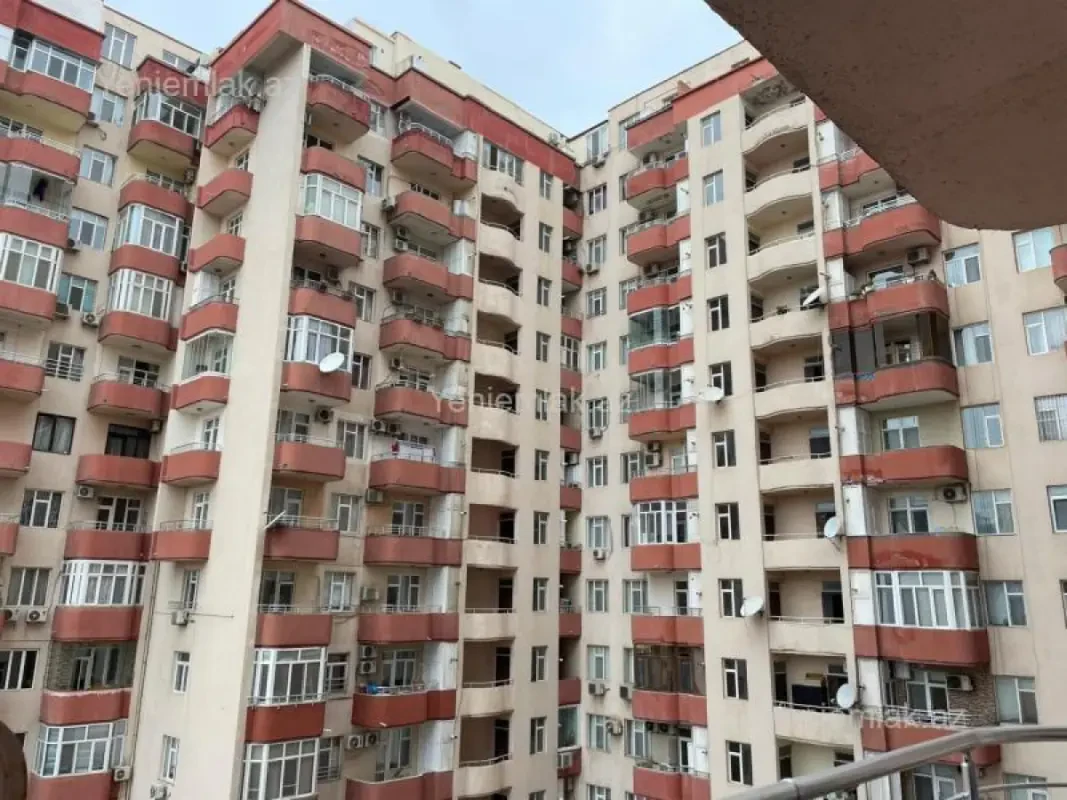 Satılır 3 otaqlı yeni tikili 135 m²
