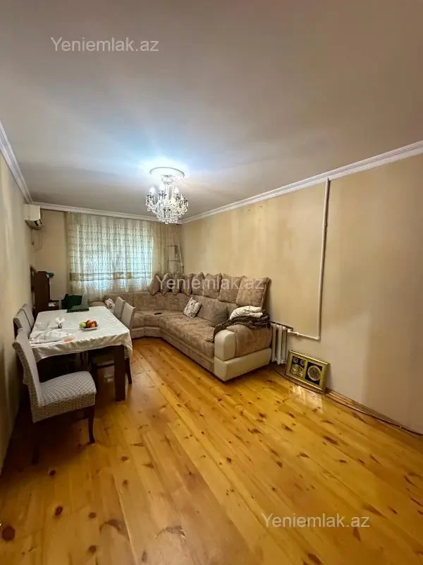 Satılır 2 otaqlı köhnə tikili 65 m²