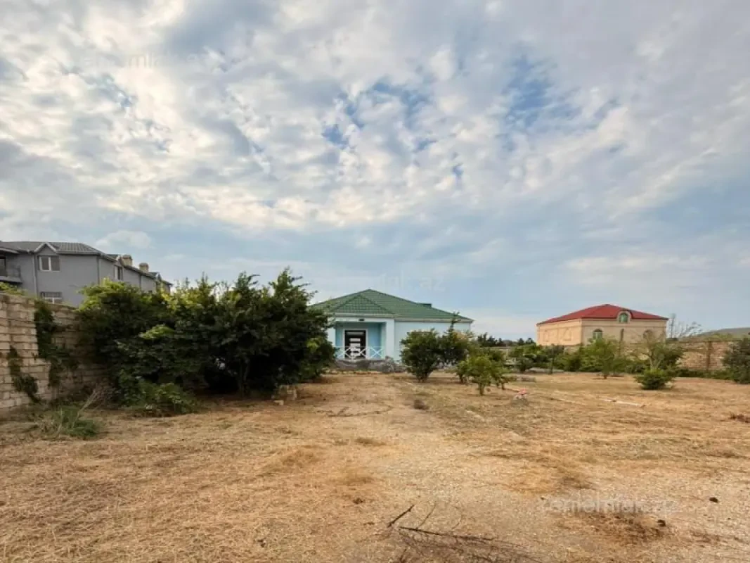 Satılır 4 otaqlı həyət evi
