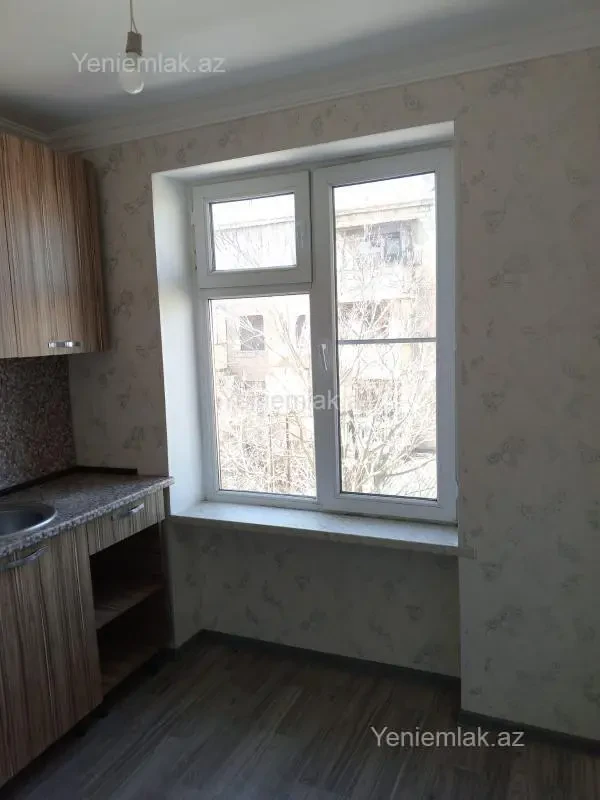 Satılır 1 otaqlı köhnə tikili 37 m²