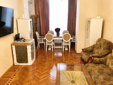 Satılır 3 otaqlı köhnə tikili 120 m² — Bakı, Nərimanov 3 otaq 120.00 m²