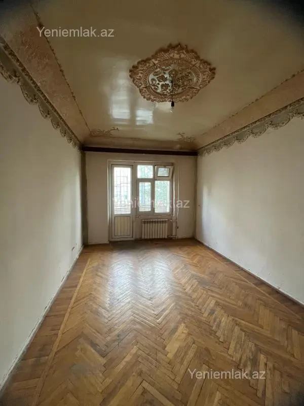 Satılır 3 otaqlı köhnə tikili 75 m²