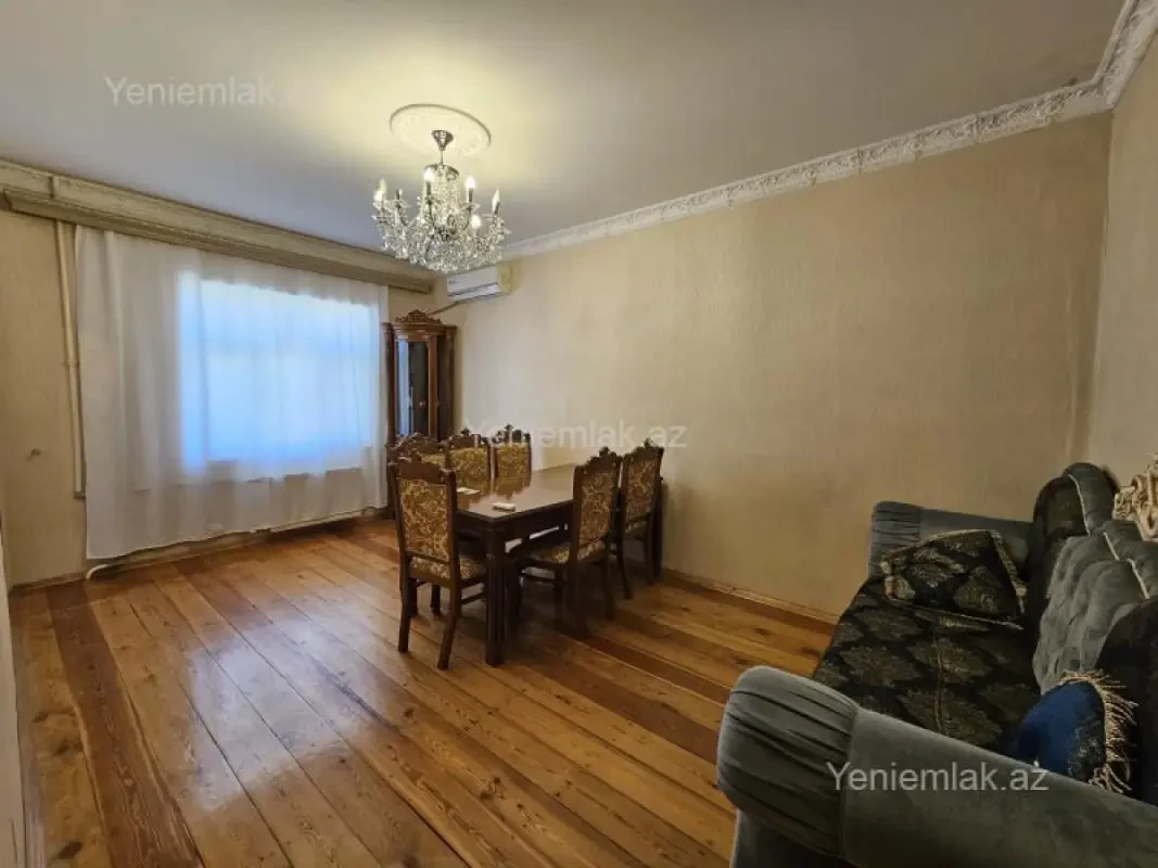 Satılır 3 otaqlı köhnə tikili 55 m²