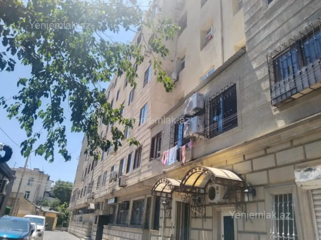 Satılır 4 otaqlı köhnə tikili 65 m²