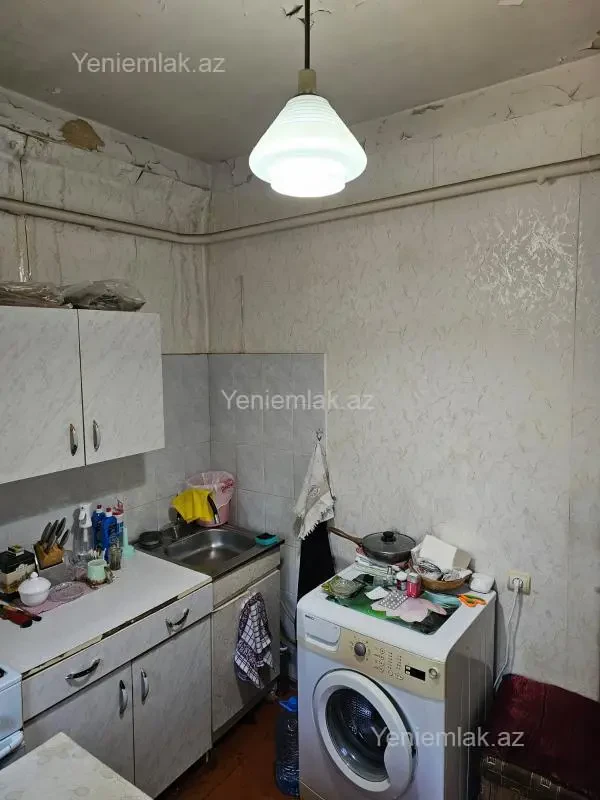 Satılır 2 otaqlı köhnə tikili 75 m²