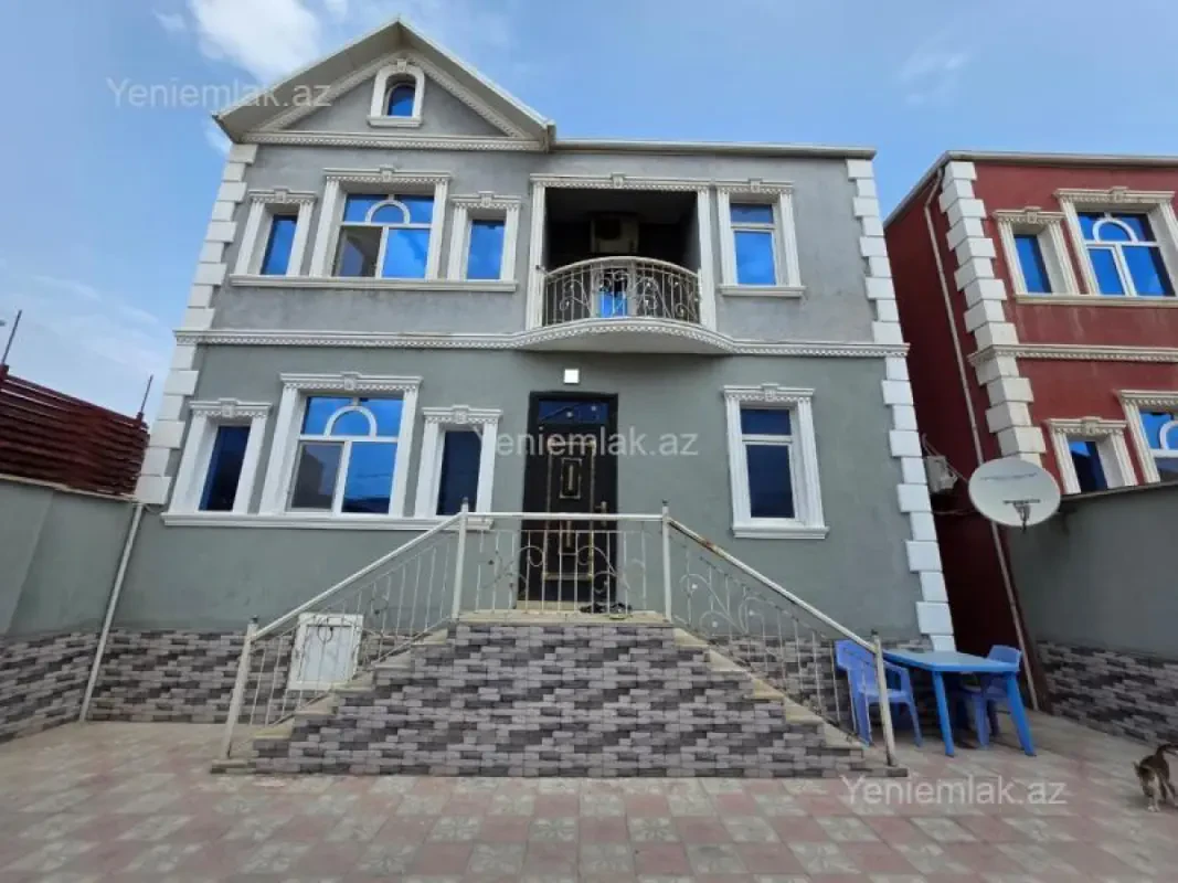 Satılır 4 otaqlı həyət evi 160 m²