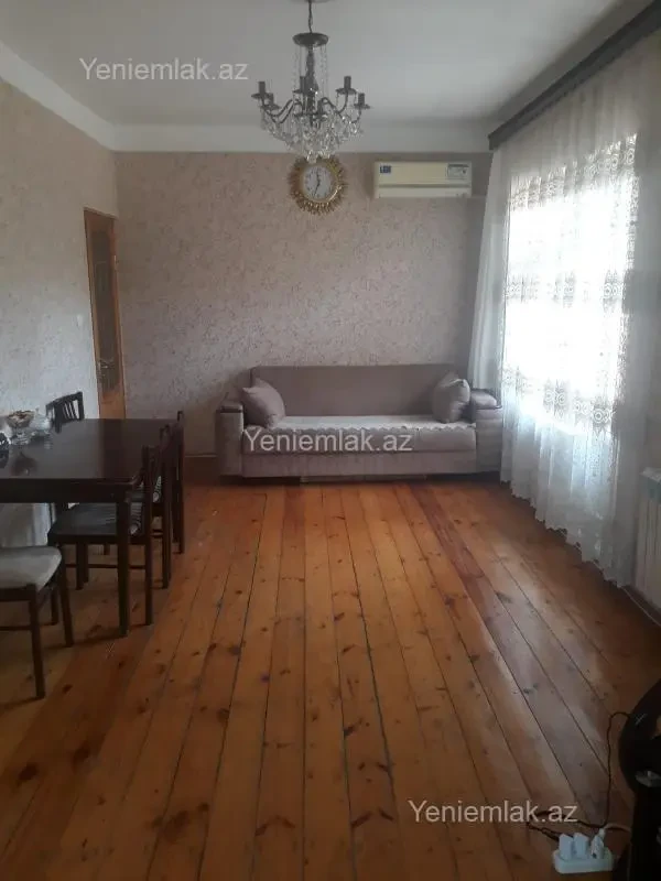 Satılır 1 otaqlı köhnə tikili 45 m²