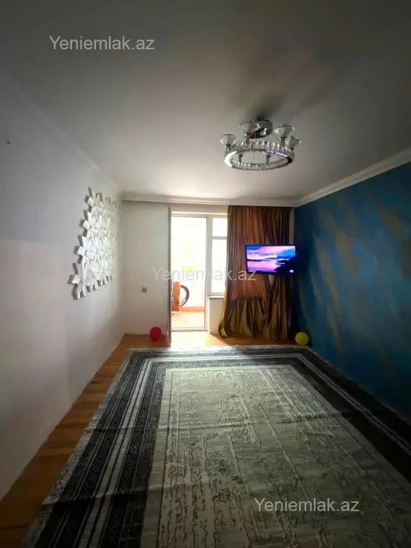 Satılır 3 otaqlı köhnə tikili 75 m²