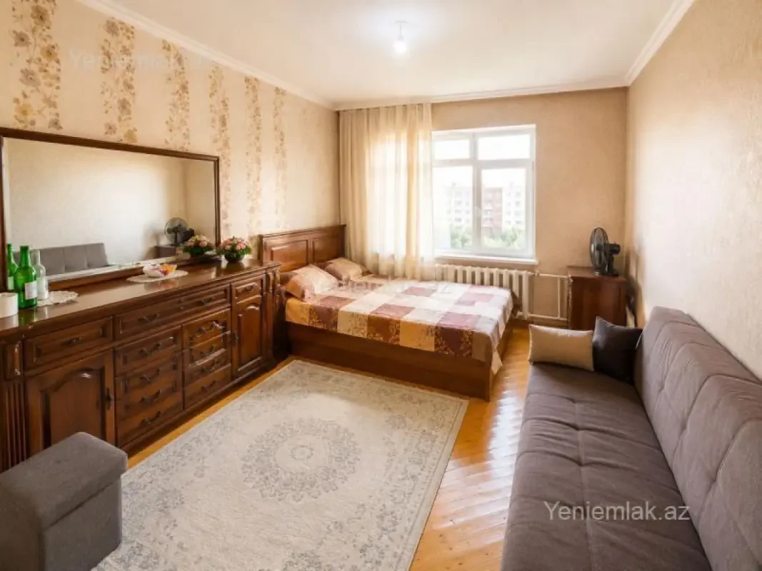 Satılır 1 otaqlı köhnə tikili 43 m²