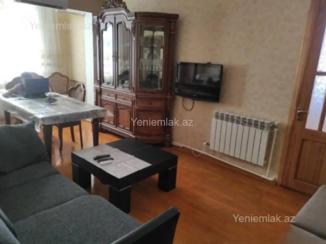 Satılır 2 otaqlı köhnə tikili 65 m²