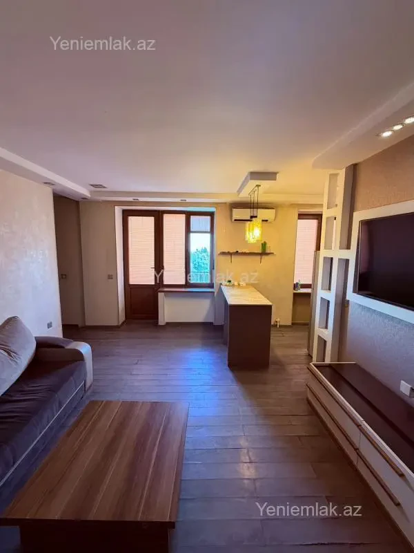 Satılır 2 otaqlı köhnə tikili 43 m²