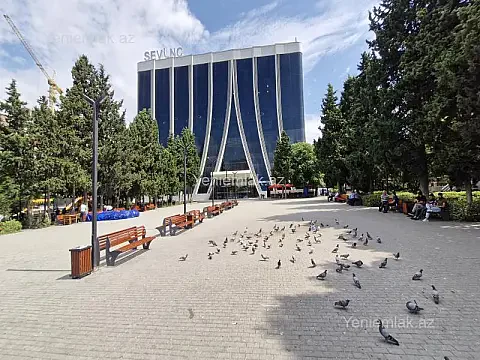 Satılır 3 otaqlı köhnə tikili 70 m² — Bakı, Nizami 3 otaq 70.00 m²