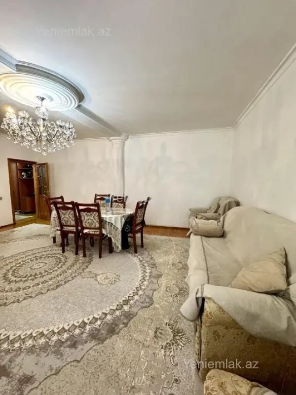 Satılır 5 otaqlı köhnə tikili 130 m²