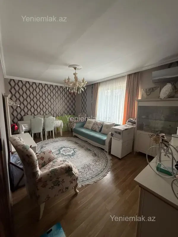 Satılır 2 otaqlı köhnə tikili 60 m²