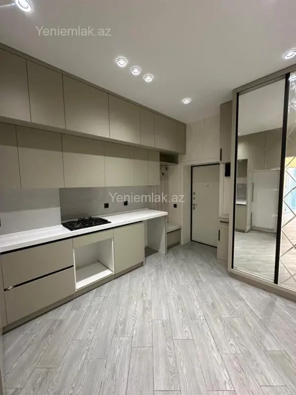 Satılır 4 otaqlı yeni tikili 80 m²