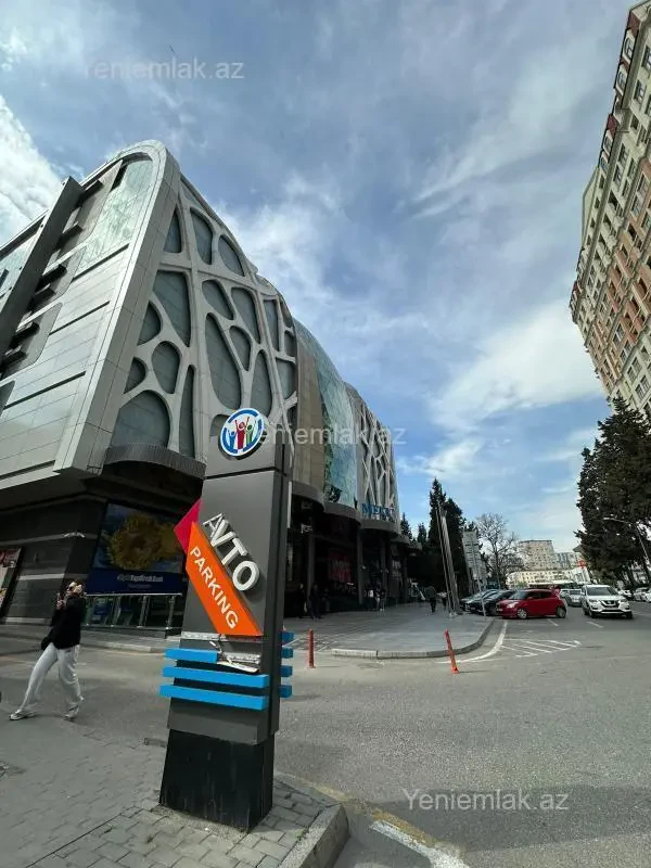 Satılır 3 otaqlı yeni tikili 145 m²