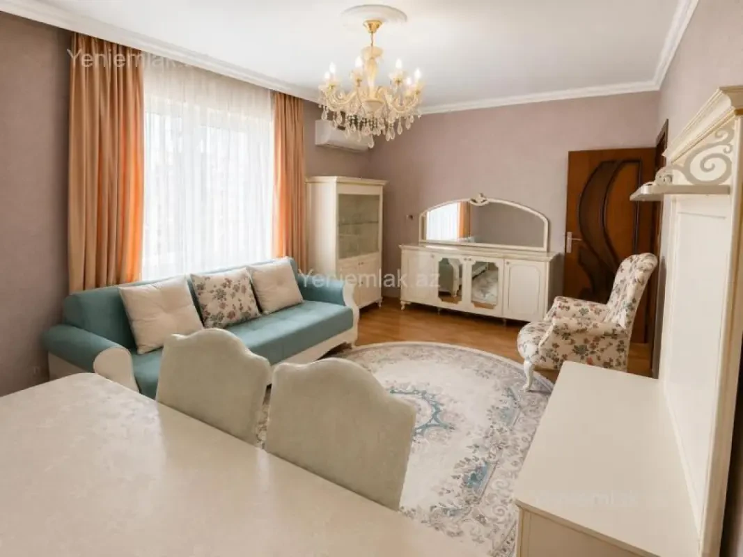 Satılır 2 otaqlı köhnə tikili 75 m²