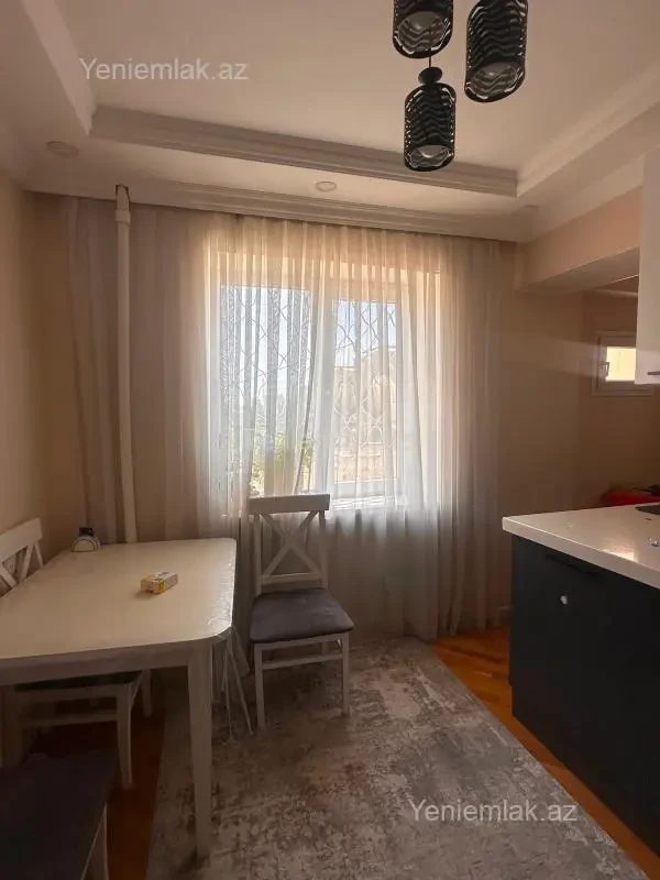 Satılır 3 otaqlı köhnə tikili 81 m²