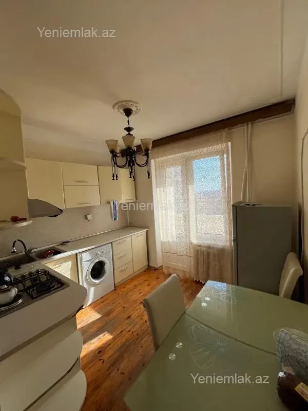 Satılır 3 otaqlı köhnə tikili 75 m²