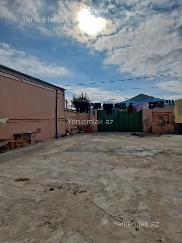 Satılır 4 otaqlı həyət evi 100 m²