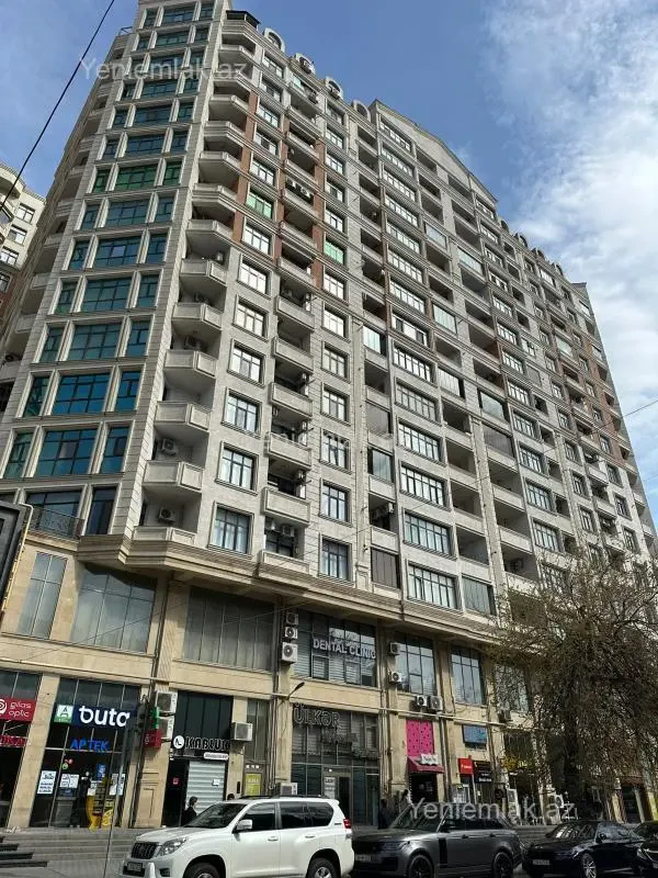 Satılır 3 otaqlı yeni tikili 125 m²