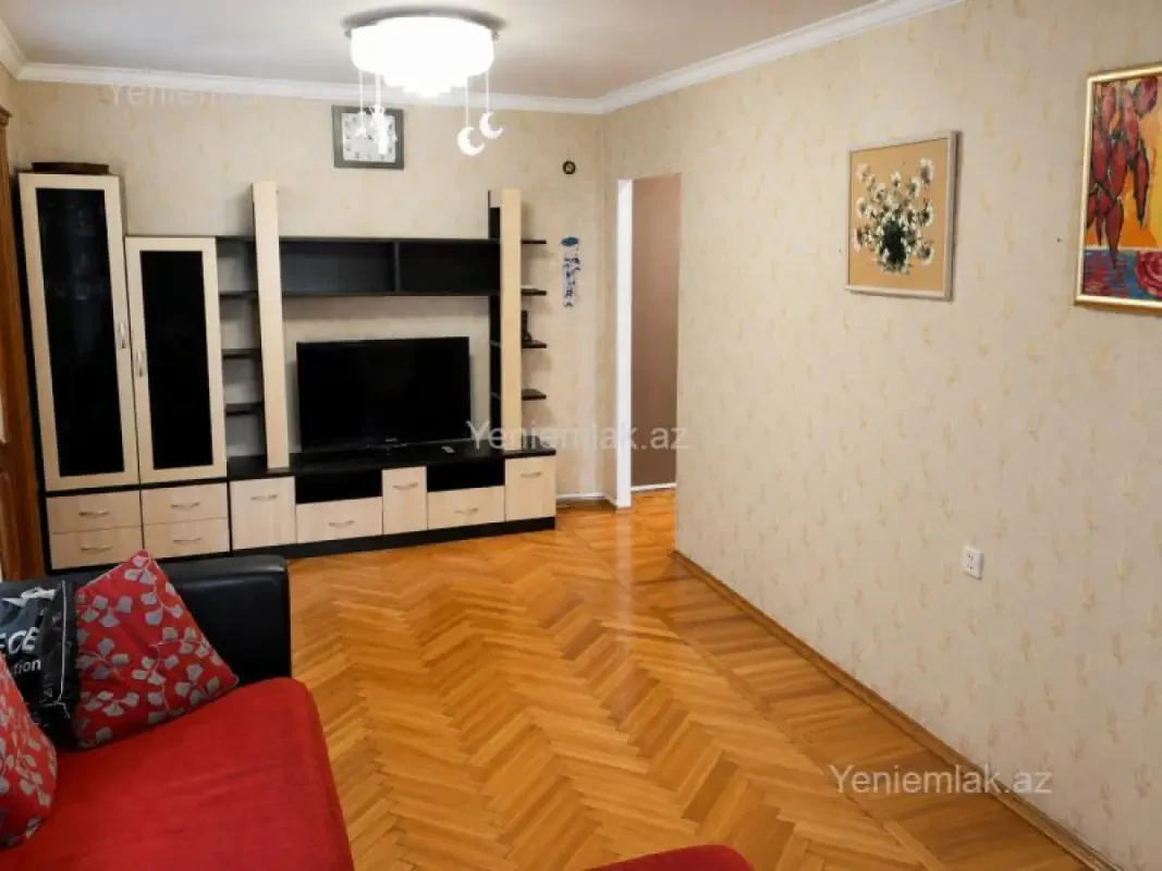 Satılır 2 otaqlı köhnə tikili 65 m²
