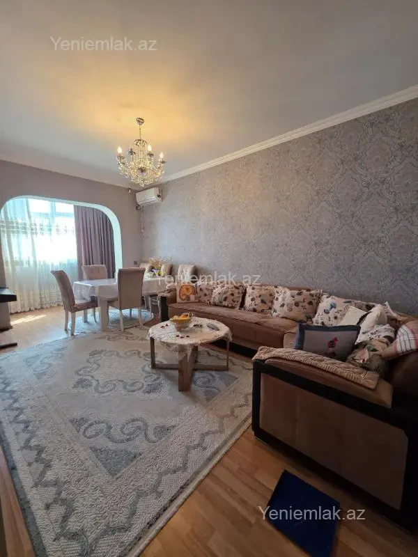 Satılır 4 otaqlı köhnə tikili 100 m²