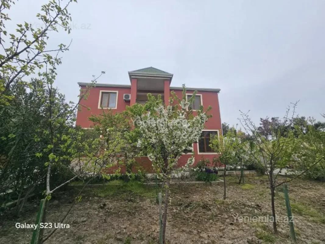 Satılır 5 otaqlı həyət evi 230 m²
