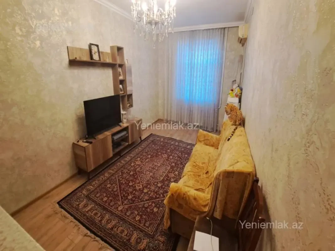 Satılır 5 otaqlı köhnə tikili 110 m²