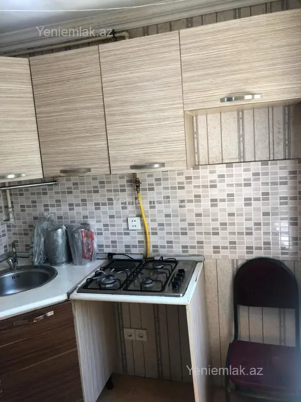 Satılır 1 otaqlı köhnə tikili 32 m²