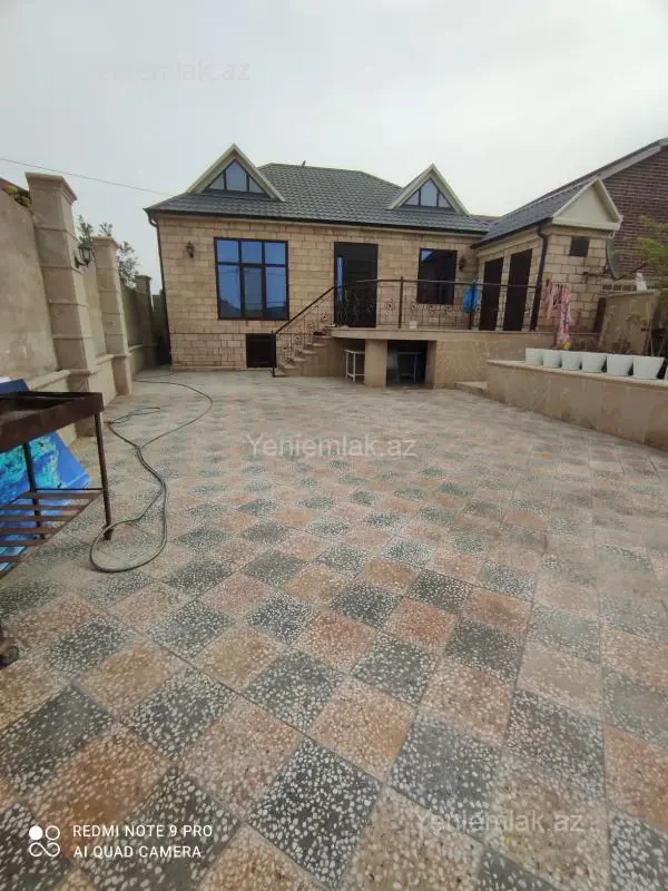 Satılır 3 otaqlı həyət evi 100 m²