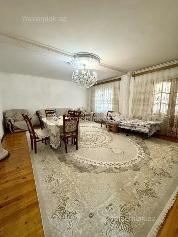 Satılır 4 otaqlı köhnə tikili 135 m²