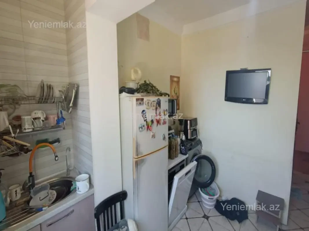 Satılır 3 otaqlı köhnə tikili 80 m²