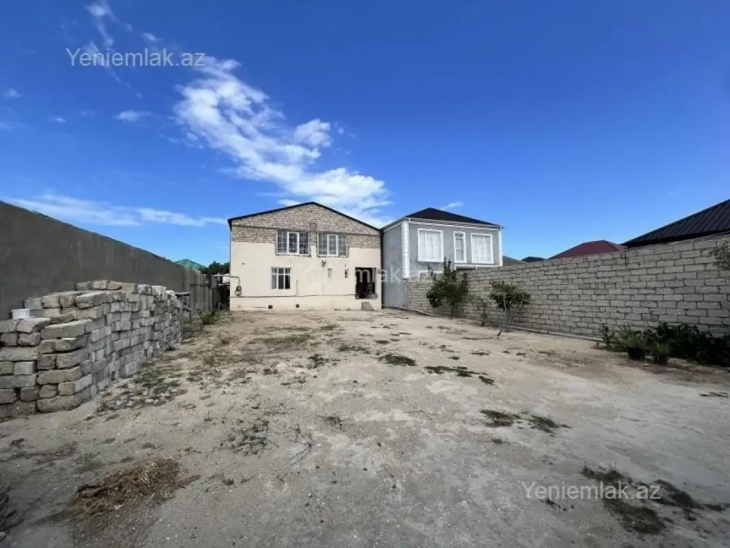 Satılır 3 otaqlı həyət evi 182 m²