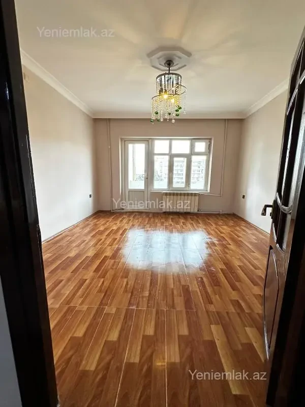 Satılır 2 otaqlı köhnə tikili 65 m²