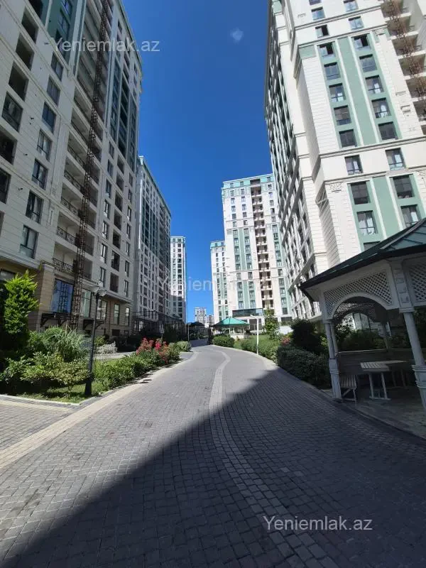 Satılır 3 otaqlı yeni tikili 142 m²
